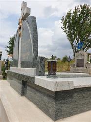 Dimeny Granit, Crasna