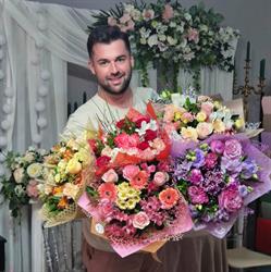 Flowers by Valeriu, Arad