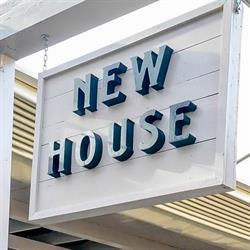 New House, Curtea de Argeş
