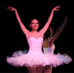 Dance Art Studio, Voluntari