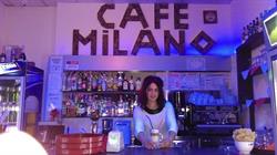 Cafe Milano, Oneşti