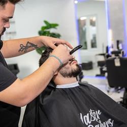 Bluemoon Barber Shop, Voluntari