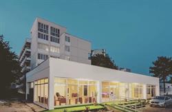 Hotel Siret, Saturn