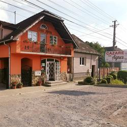 Casa Agnes Vendeghaz, Fântânele