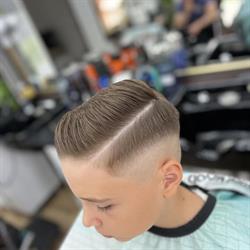 Wall Street hair station, Bicaz