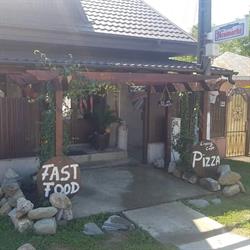 Living Cafe, Ţepu