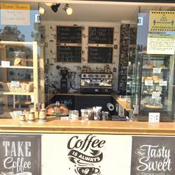 Caffeine Hub, Chitila