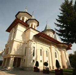 Catedrala Nasterea Maicii Domnului si Sf. Mare Ierarh Nicolae, Moineşti
