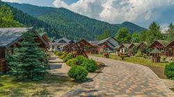 Complex Adora, Bicaz