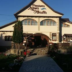 Laguna Albastra Comanesti