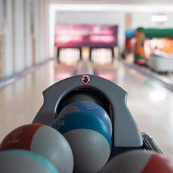 Play Bowling, Cărpiniş