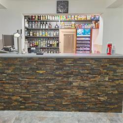 Bar Royal, Reghin