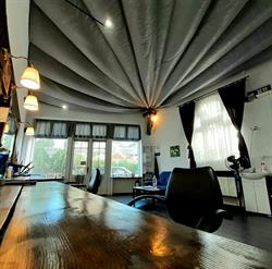 B.O.A Barbershop, Moreni