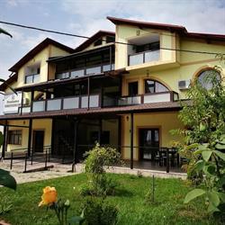 Pensiunea voievozilor, Curtea de Argeş