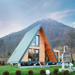 KubiA, Slănic-Moldova