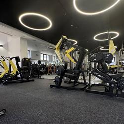 Hyperion Fitness Club, Dej