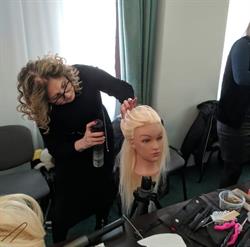 Salon coafor Simona Pelnars, Călan