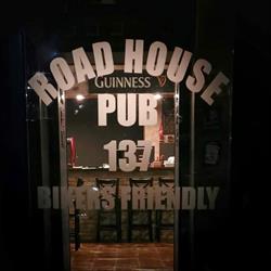 Road House Pub 137 SRL, Periş