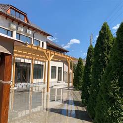 NIKO'S HOUSE, Greci