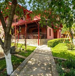 Casa dintre munti Karina, Nehoiu