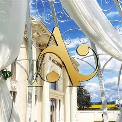 Salon Alexander, Oneşti