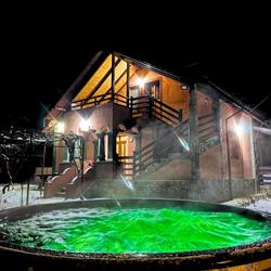 Casa Mis, Baia de Fier