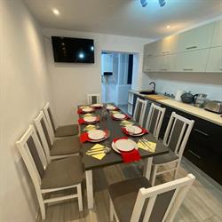 Double D Apartments, Lupeni
