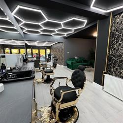 Moft Barber, Voluntari
