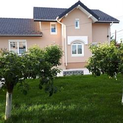 Pensiunea La Livada, Stăneşti