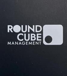 Round Cube Management, Arad