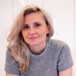 Doctor Paula Popiel, Bucureşti