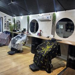 Alex Barber Shop, Moineşti