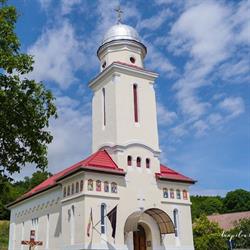 Biserica ,,Sfinţii Apostoli Petru şi Pavel", Chinari