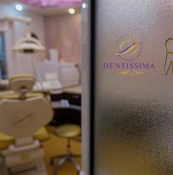 Dentissima, Roman