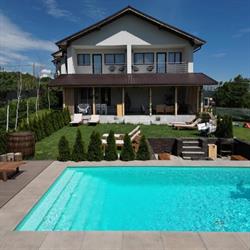 R House, Crasna