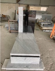 Monumente Militare - Monumente funerare din granit, Bucureşti