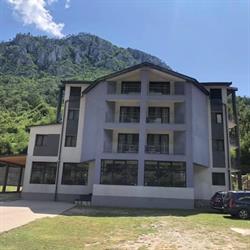 Platinum, Băile Herculane