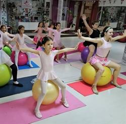 Lotus Dance, Bucureşti