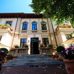 Old City Garden, Râmnicu Vâlcea