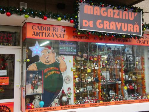 Sia Personalizari - Magazin Cadouri Buzau - Personalizare Cani, Tricouri & Gravura