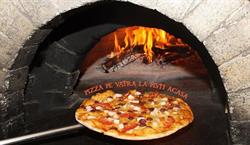 Pizza pe vatra la Pisti acasa, Anina