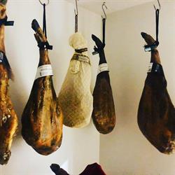 PATA NEGRA COPAS Y TAPAS SRL, Bucureşti